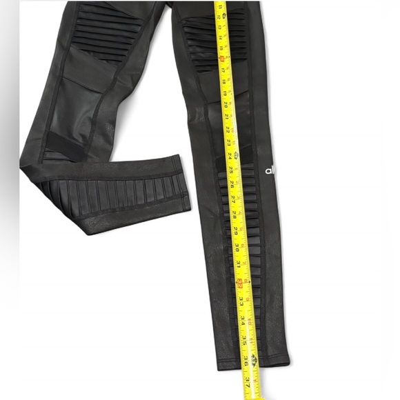 Alo Yoga 7/8 High-Waist Moto Legging Black XS - Picture 5 of 6